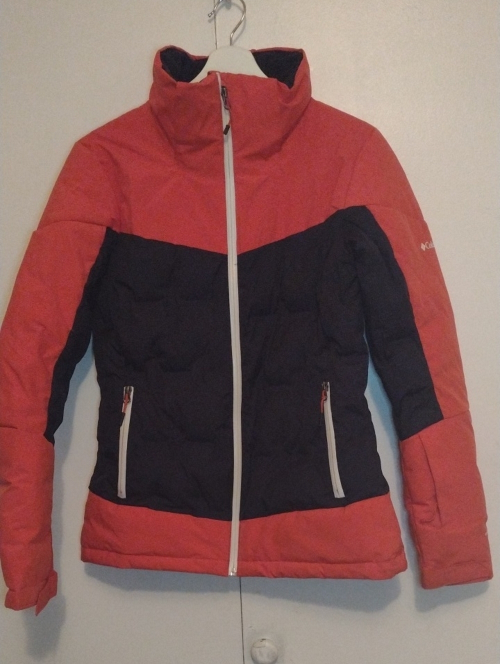 Columbia Women's Red and Black Puffer Ski Jacket
